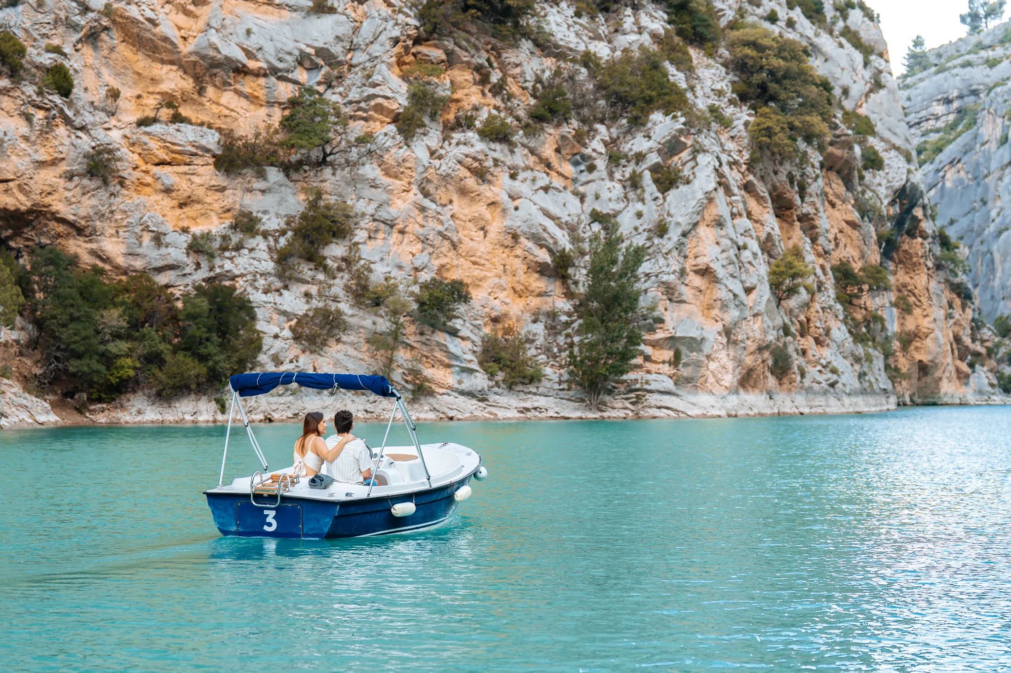 Bateau électrique dans les Gorges du Verdon : nos conseils