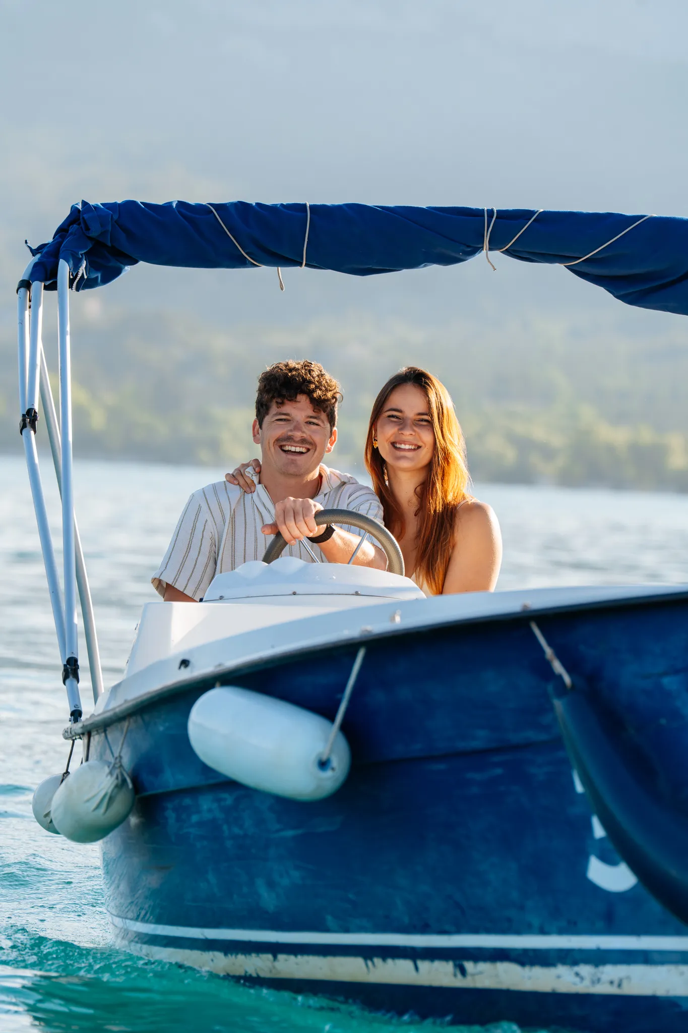When is the best time to hire an electric boat in the Gorges du Verdon?