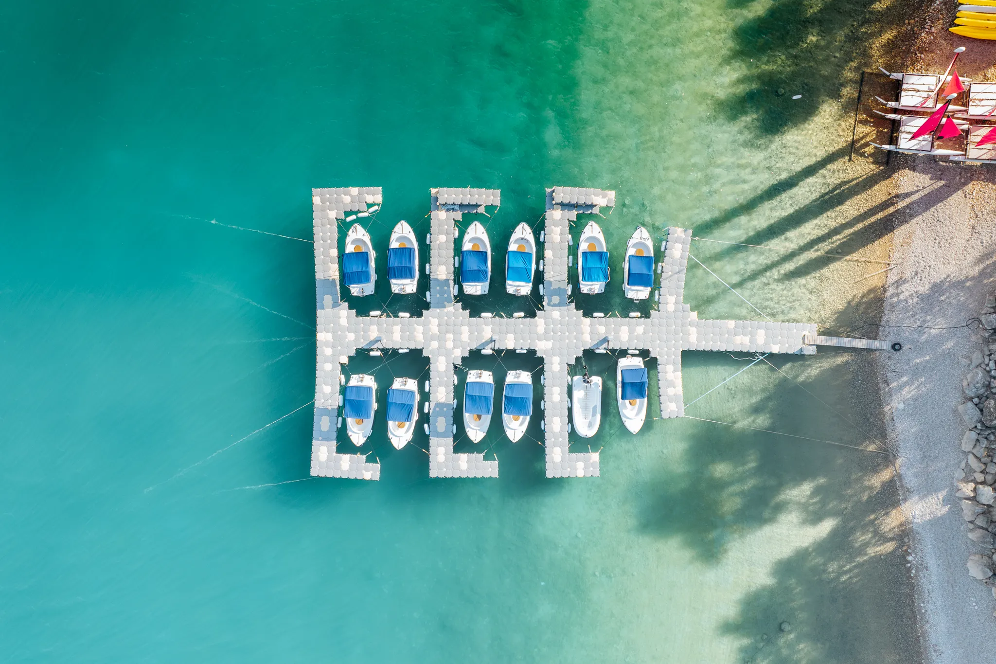 Paddle et bateaux électriques sur le lac de Sainte-Croix - Surf Center